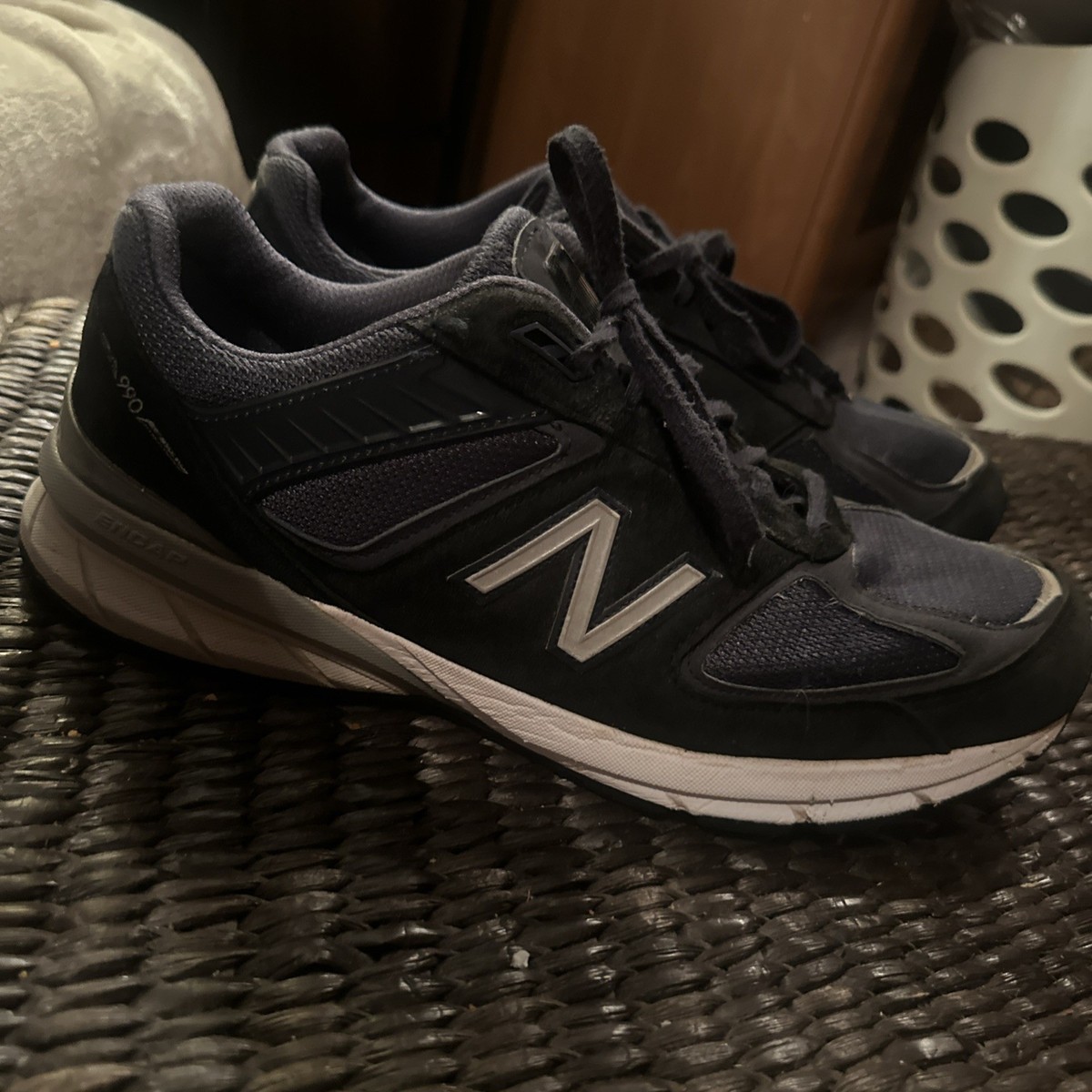 New Balance Mens 990V5 Made USA Navy Blue Suede Sneakers  display picture 2