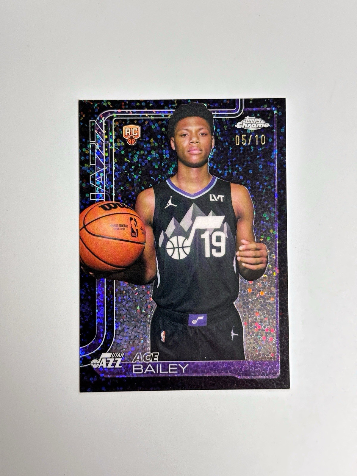 ACE BAILEY 2025-26 TOPPS CHROME #255 IMAGE VARIATION BLACK REFRACTOR ROOKIE 5/10