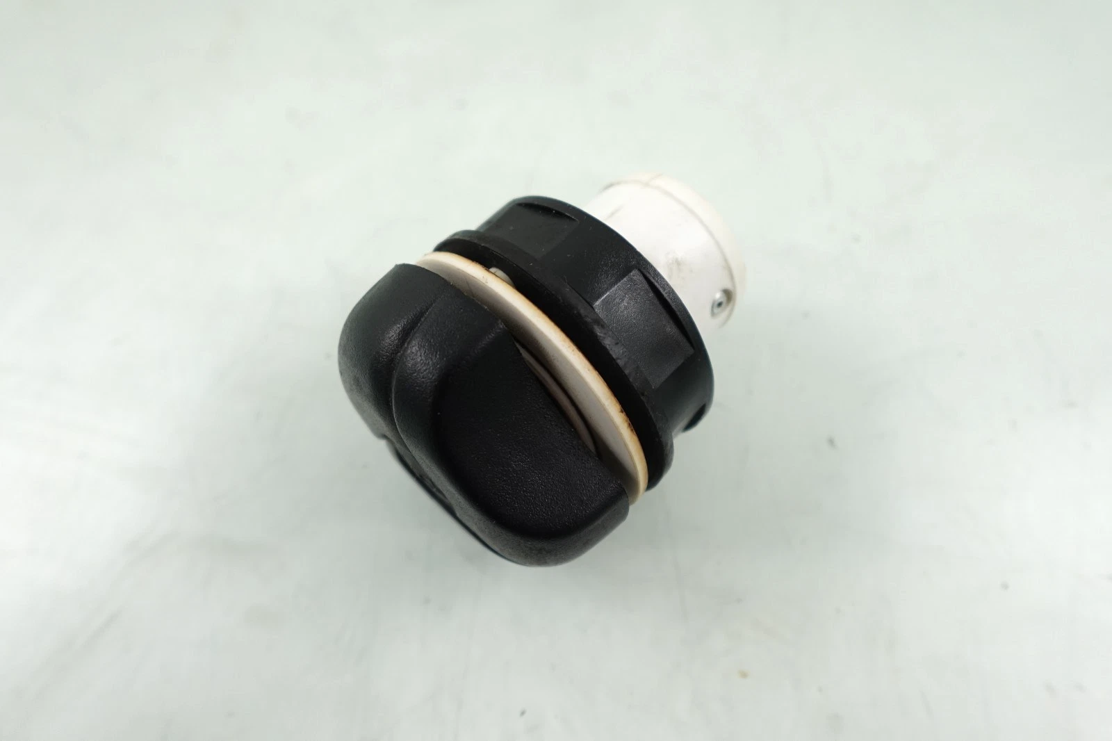 1996-2005 Sea-Doo GTX & RX 951 Carb OEM Oil Cap w/ Filler Neck 275000186