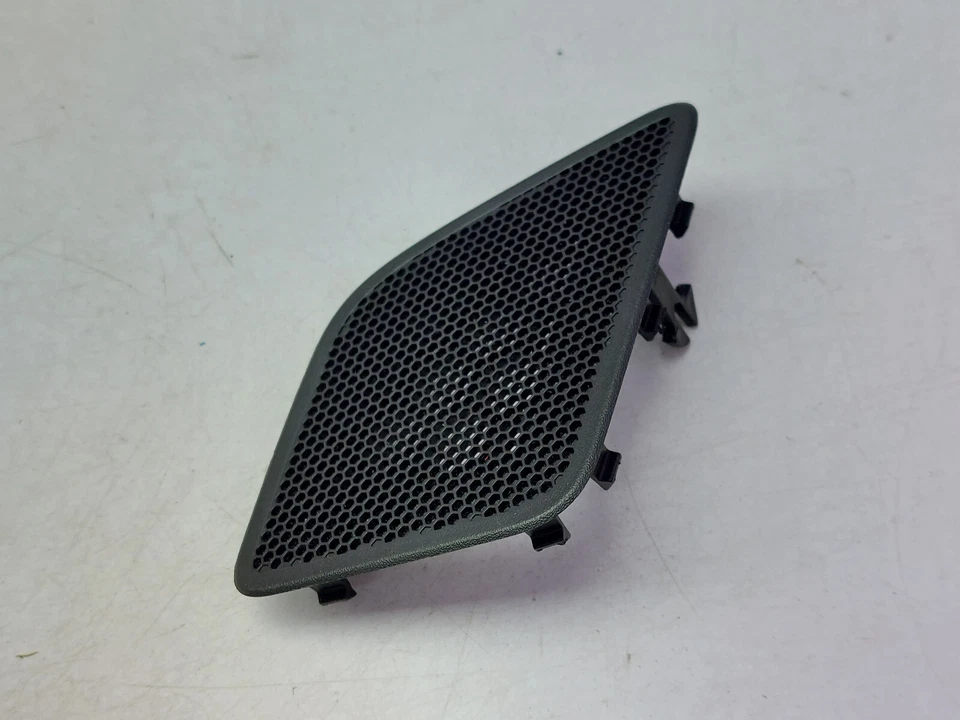 RENAULT MEGANE MK4 TWEETER SPEAKER TRIM COVER 2016 281C21659R - Image 4 of 4