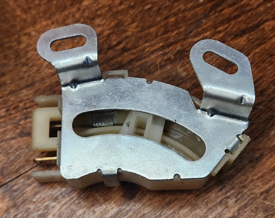 Nuevo de Lote Antiguo GM 1978-82 CHEVROLET CHEVETTE PONTIAC T1000 A/T INTERRUPTOR DE SEGURIDAD NEUTRO 467340 Foto 3 de 4