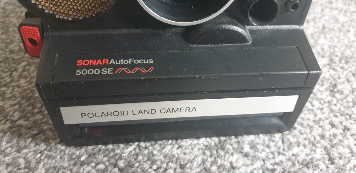 Polaroid Sonar AutoFocus 5000 Land Camera Using SX-70 Film