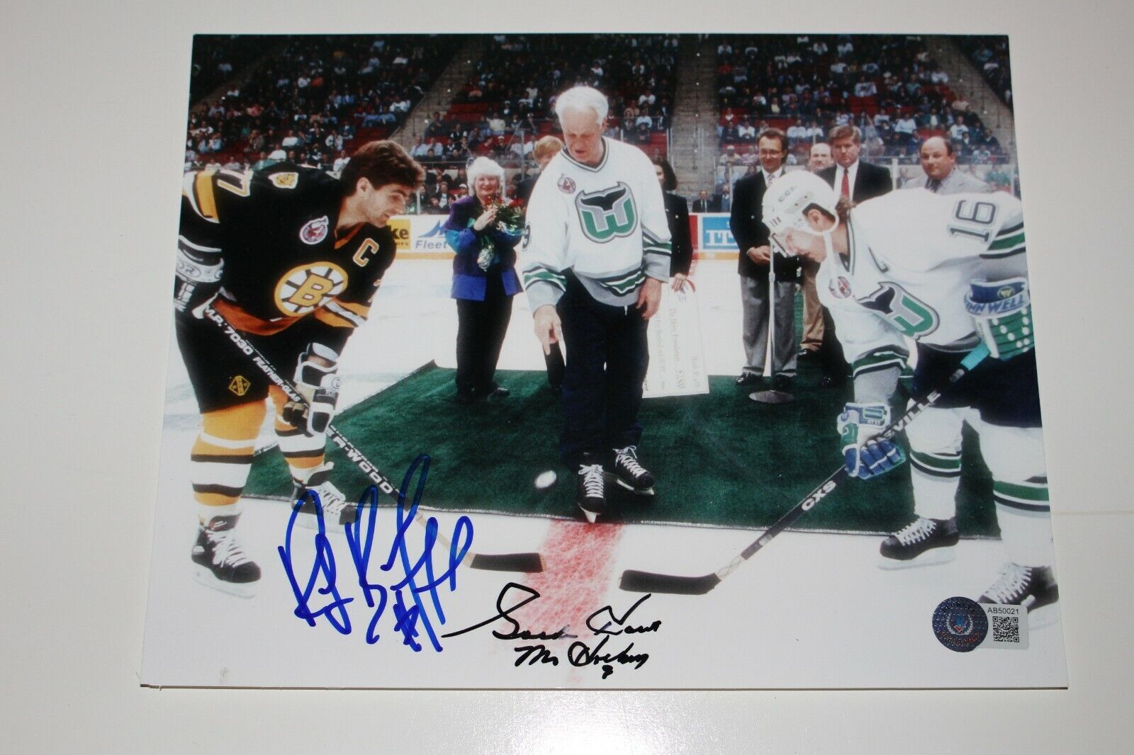 Gordie Howe Autographed Signed & Ray Bourque 8X10 Photo Beckett Authenticated COA Beckett