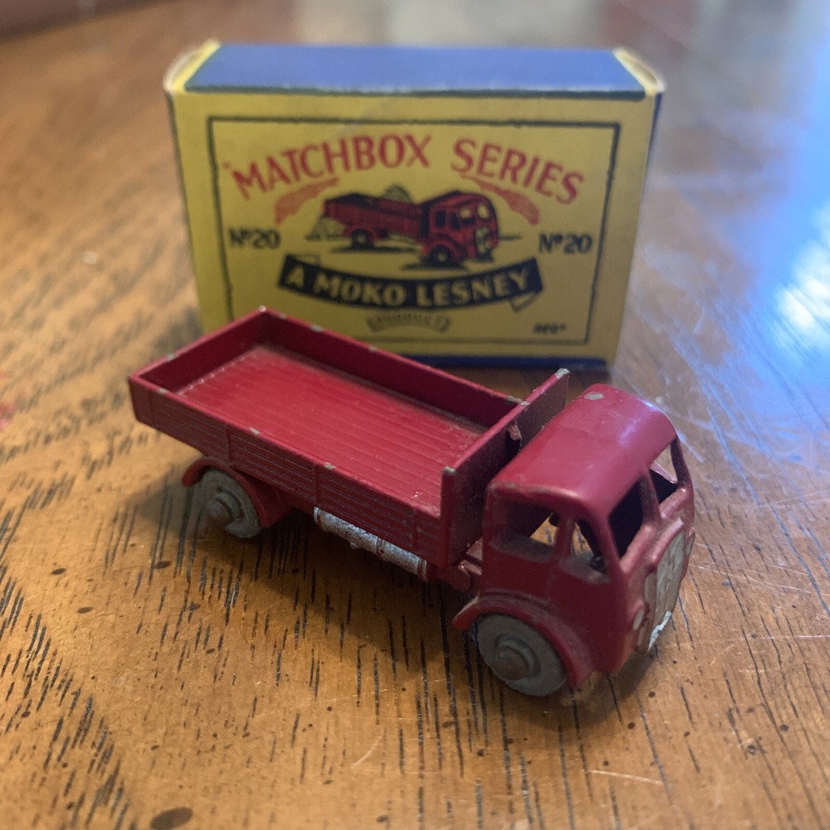 マッチボックス No.20 TRANSPORT TRUCK レズニー