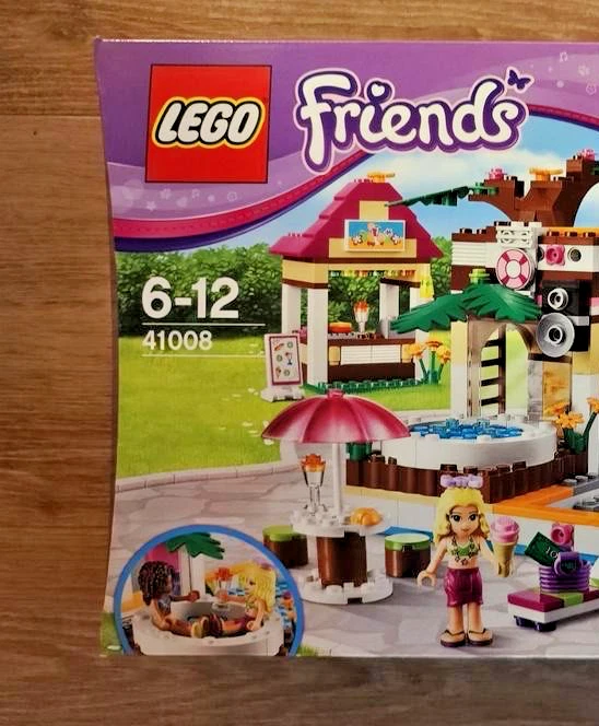 乐高朋友 Heartlake City 游泳池 41008 玩具建筑套件 423 件 — 第 3/4 张图片