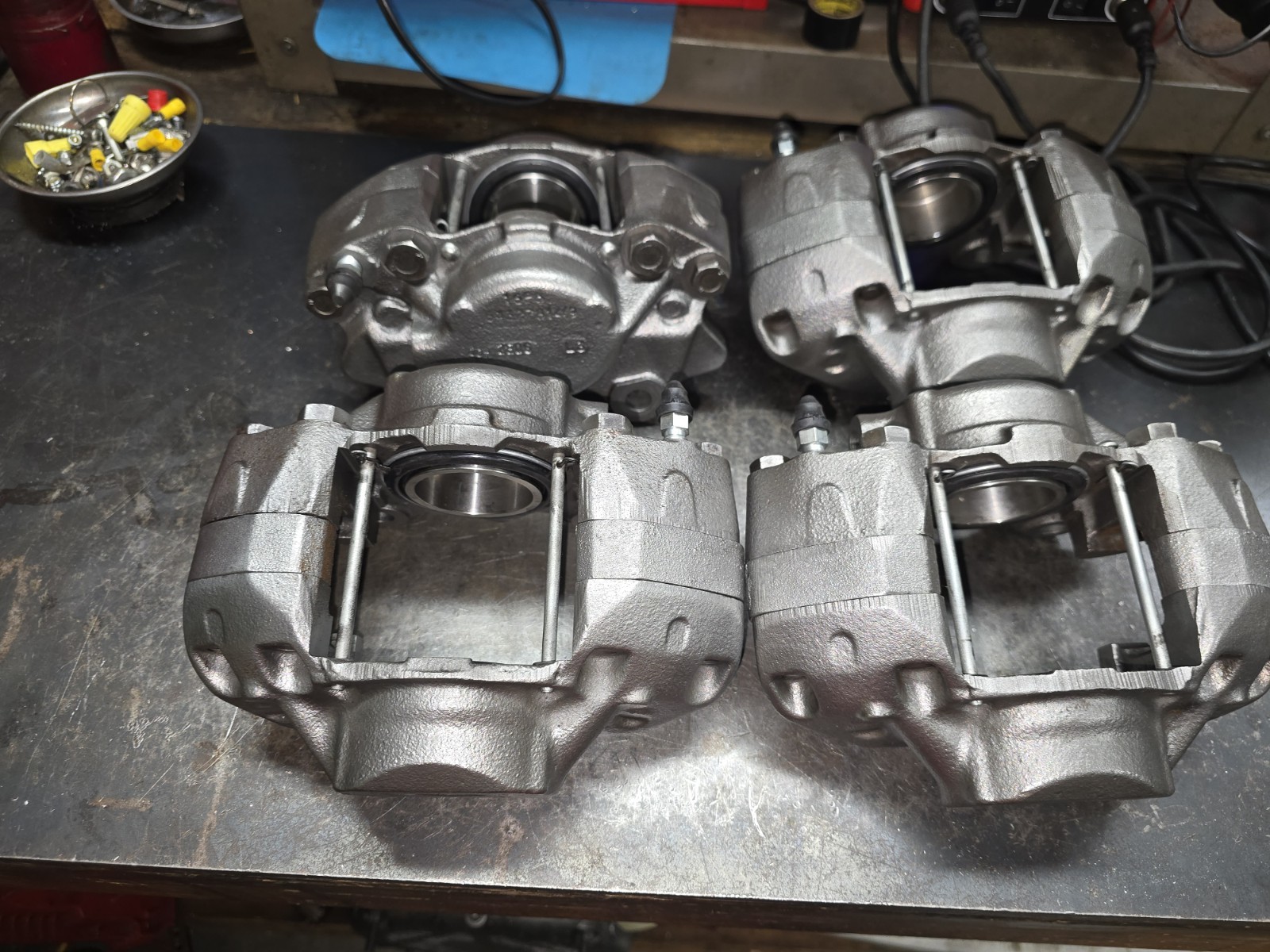 ROLLS ROYCE BENTLEY COMPLETE SET OF 4 FRONT CALIPERS SOLD OUTRIGHT 