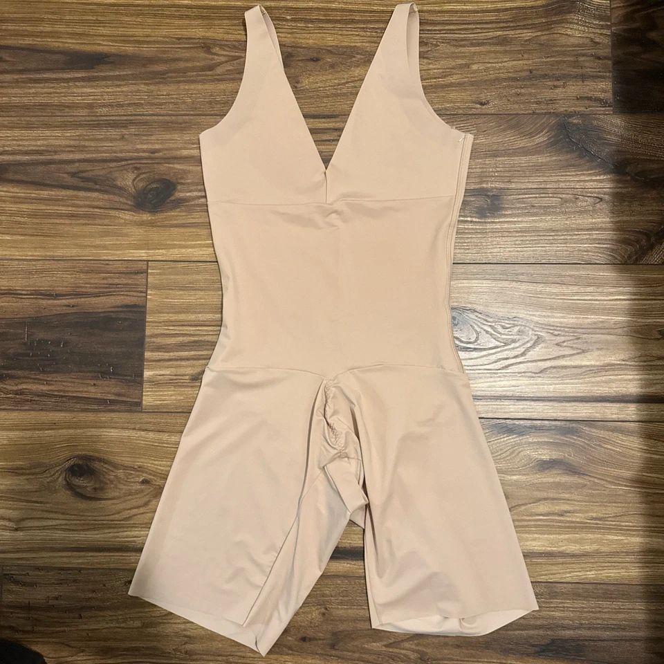 Modelador corporal Leonisa indetectable Step-in medio muslo beige talla M Foto 2 de 4