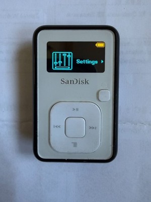 MP3 Player SanDisk Sansa Clip  PLUS + 4GB White microSD Radio