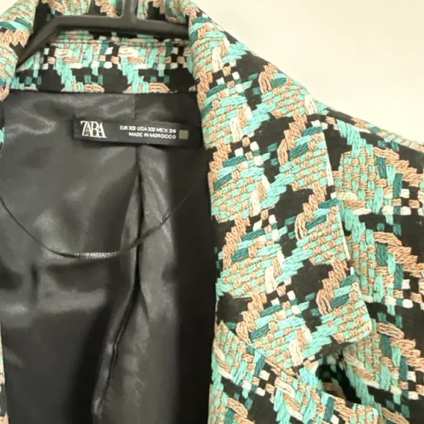 Zara Tweed Jacket, Unique Pattern, Suitable for C… - image 1