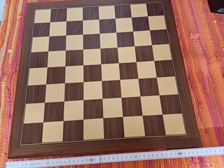 Holz Schachbrett 45 x 45 cm helle und dunkle Holzfelder ein paar kleine Gebr