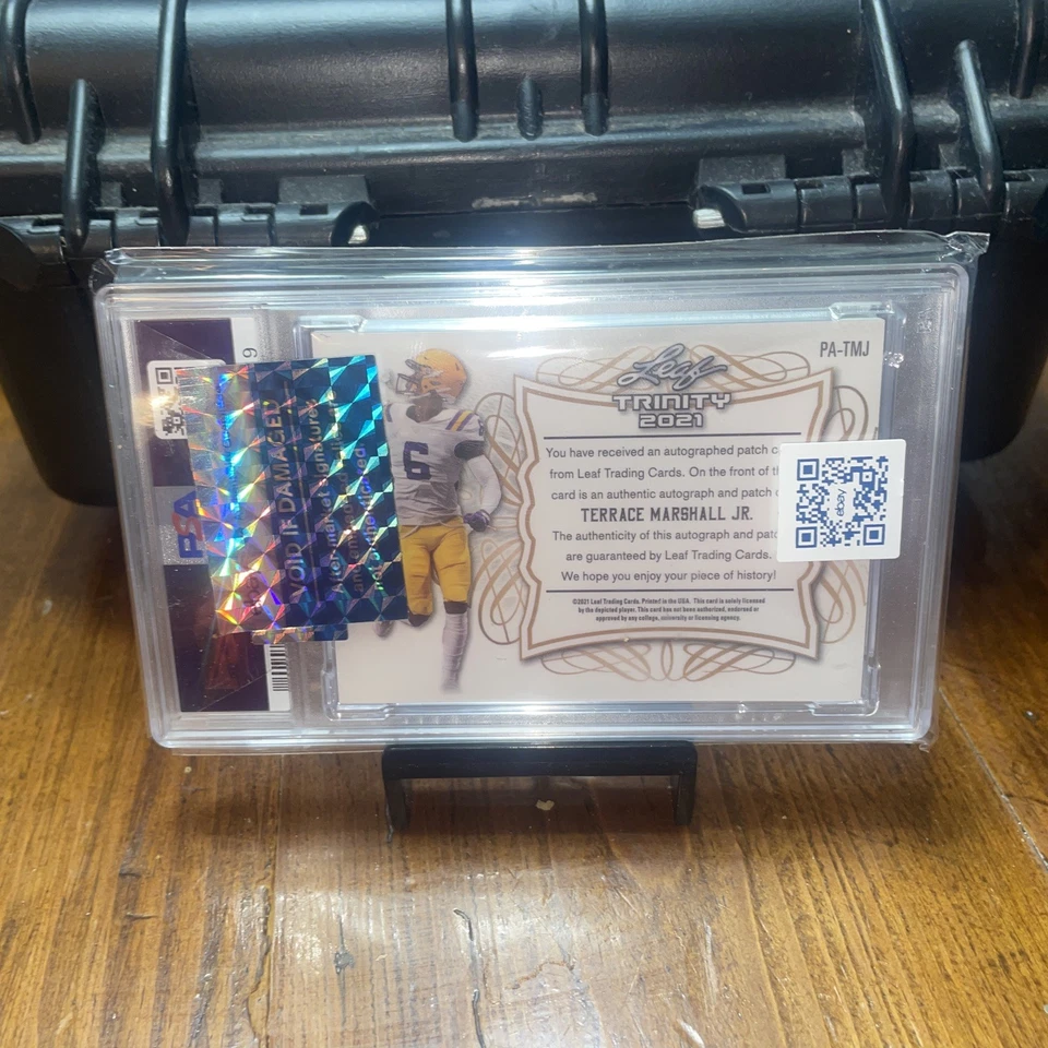 2021 Leaf Trinity Terrance Marshall Jr 1/1 Nike Swoosh Patch Auto Gold Spectrum - Image 2 of 3