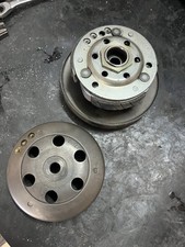 Correttore di coppia, frizione, campana Piaggio 50cc ottime condizioni