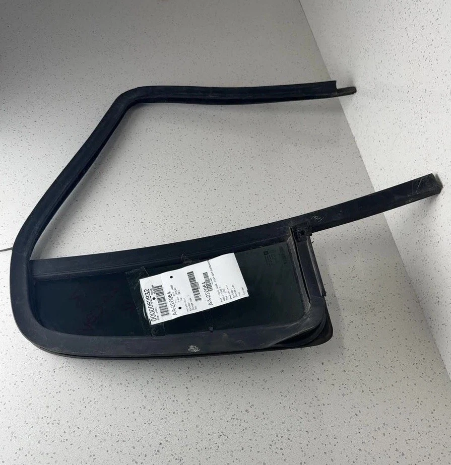 02 03 04 05 06 TRAILBLAZER EXT Rear Vent Glass/window Chevrolet Left — 第 3/4 张图片