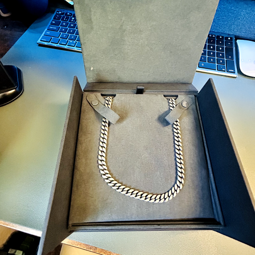 David Yurman Curb Chain Necklace: 22 inch, 8mm, mint condition
