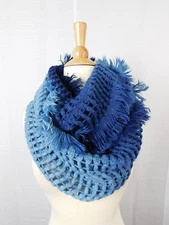 Steve Madden Chunky Knit Fringe Infinity Loop Scarf - Ombre Navy Blue #2312