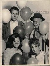 1967 Press Photo Jimmy Durante with costars in movie scene - tup21229