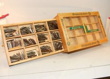BRAUSEFEDERN Kalligraphie Feder Verkaufsvitrine 1950er Jahre