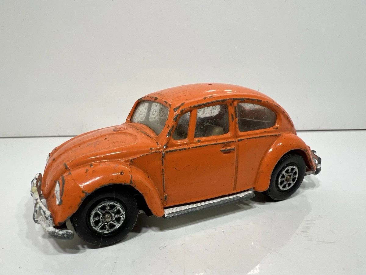 Miniature Corgi Vanguards Volkswagen VW Combi Joyeux Anniversaire – 1/43, Prévente
