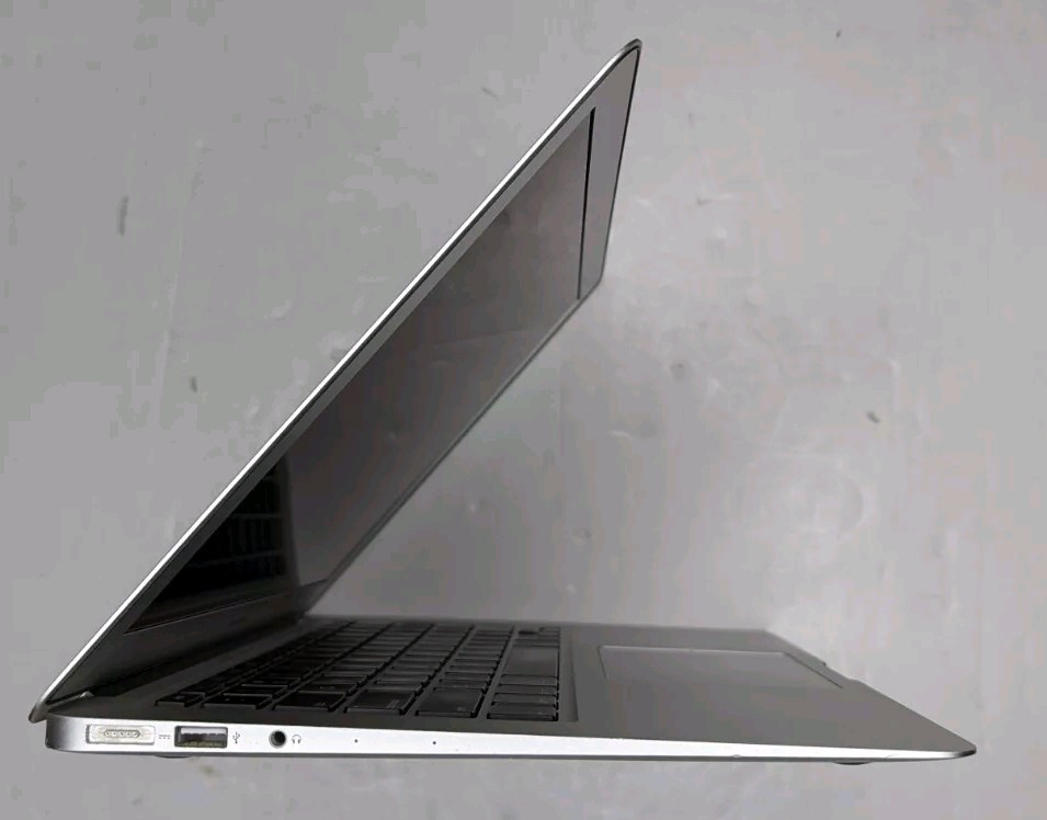 Apple MacBook Air (13