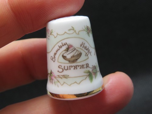 ROYAL DOULTON ENGLAND THIMBLE - JILL BARKLEM 1982 - FULL SET FOUR SEASONS - Imagen 5 de 13