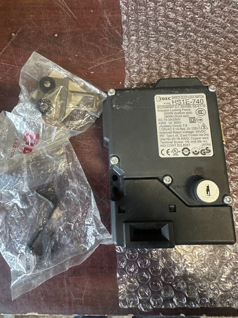 IDEC HS1E740, Safety Door Lock, New no Box, Shipped Priority eBay