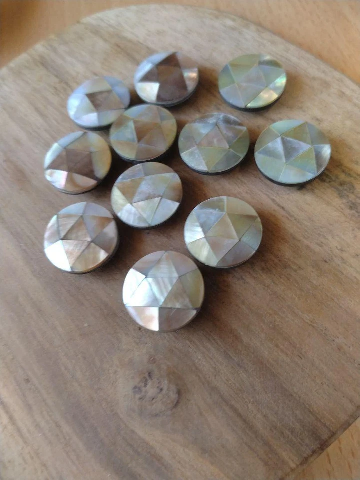 11pcs silver-colored 15mm bundle of shell buttons special vintage buttons shell - Image 3 of 4