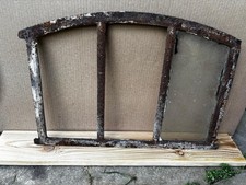 Antikes Stallfenster Eisenfenster 62 x 46 cm Segmentbogen 3 Butzen