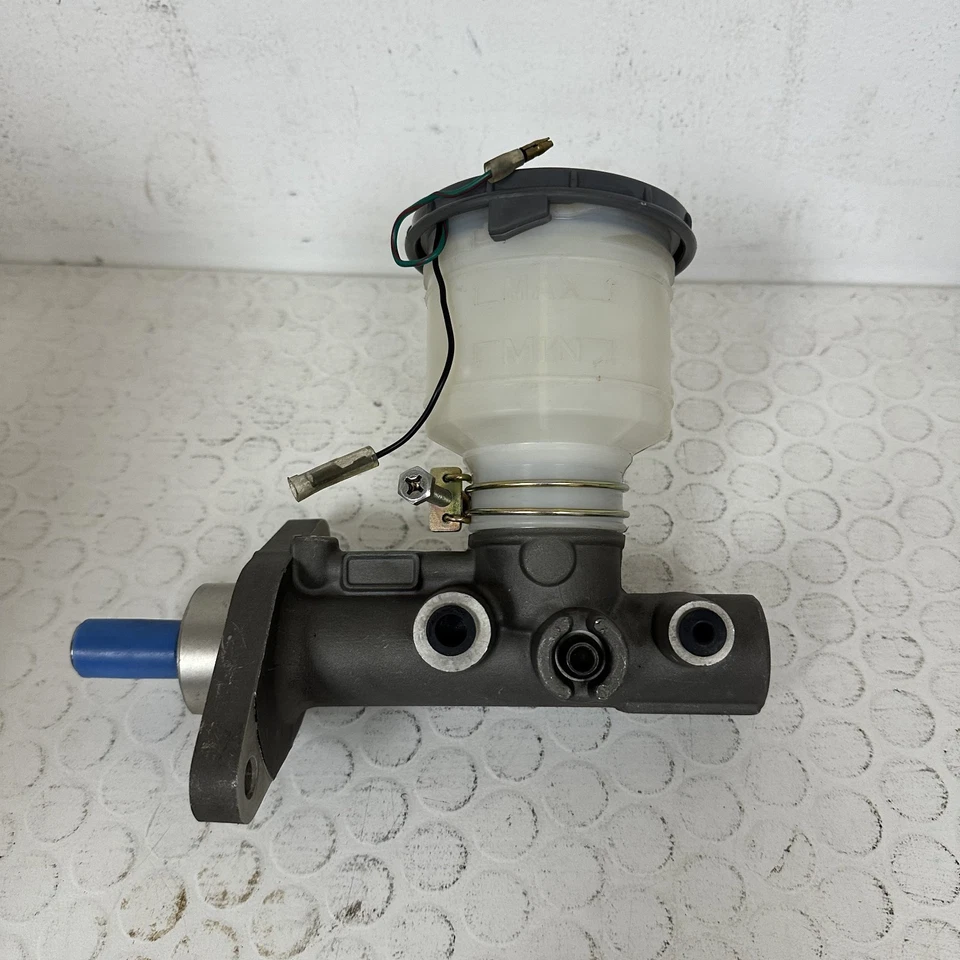 Cilindro maestro de freno Dorman M39970 para Ford F150 F250 Expedition 1997-2003 Foto 3 de 4