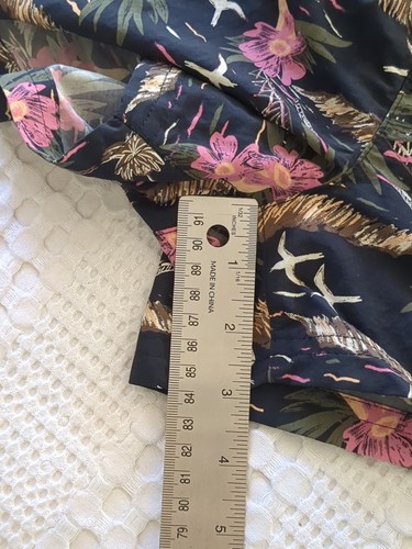 Patagonia Girls Costa Rica Baggies Shorts Unlined XL Floral 26" Waist 3" Inseam - Picture 7 of 8