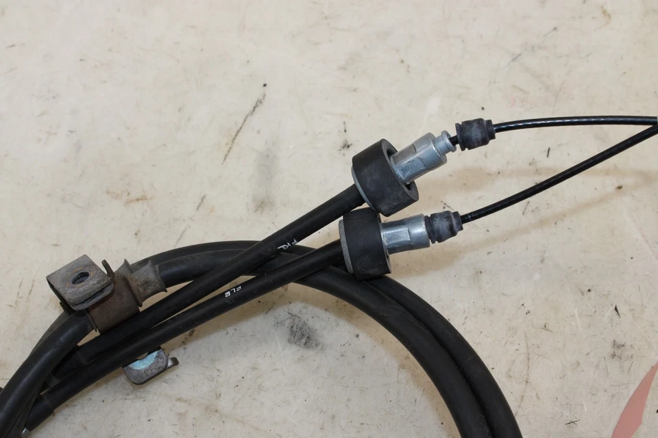 2010-2016 Hyundai Genesis Coupe conjunto de cabos de freio de estacionamento de emergência fabricante de equipamento original LR52 - Imagem 3 de 4