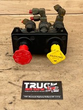 VÁLVULA DE FRENO DE AIRE FREIGHTLINER BENDIX USADA PN# 5001230