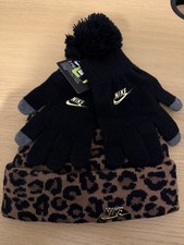bnwt youth nike hat and gloves set