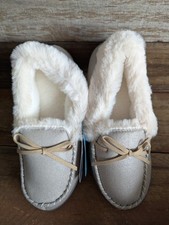 RockDove Trapper Gray Moc Memory Foam Fur Slippers Women's - NEW