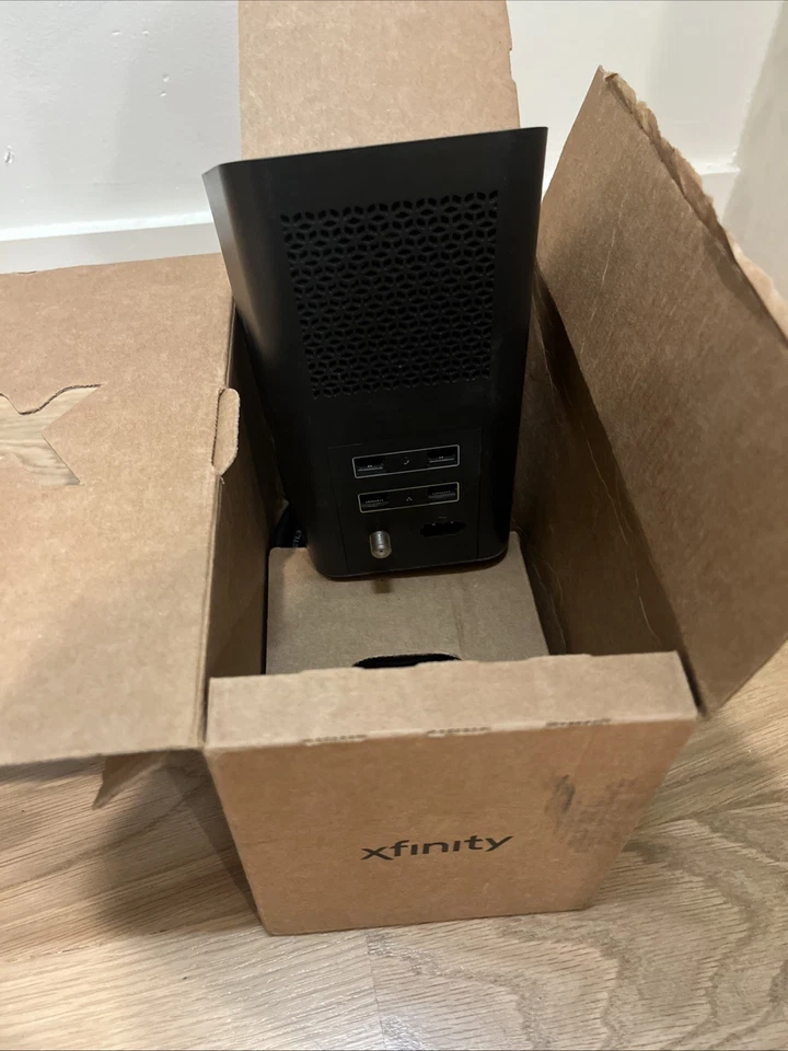 Xfinity XB6-T CGM4140COM WiFi Router & Cable Modem – w/ Power & Coax Cable - Image 2 of 4