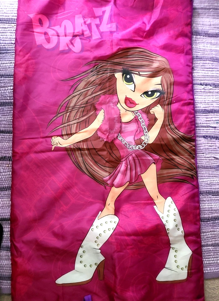 Muñeca Bratz de colección niñas rosa púrpura saco de dormir cremallera lateral campamento de pijamas Foto 2 de 4