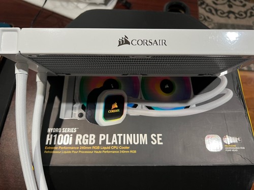 Corsair Hydro Series H100i RGB Platinum SE 240mm Liquid CPU Cooler - Photo 3/6