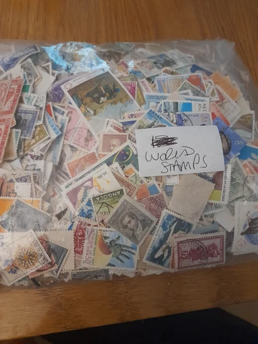 APRIL SALE! OFF PAPER WORLD STAMPS! 1000+   - ONLY £1.50 start !            0  o