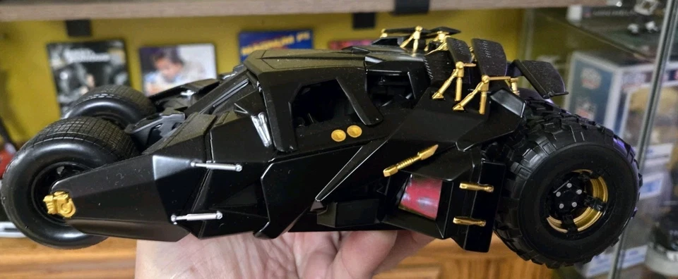 Hot Wheels 2004 Batman Begins Batmobile Tumbler 1:18 Metal Collection - Image 4 of 4