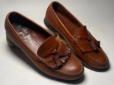 Kiltie Loafers In Men display picture 2