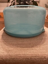 Tupperware Cake/Pie Keeper Carrier W/Locking Lid Teal