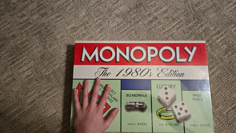 Monopoly 1980s Edition Classic Board Game Family Game Night 2 to 8 Players - Image 2 of 4