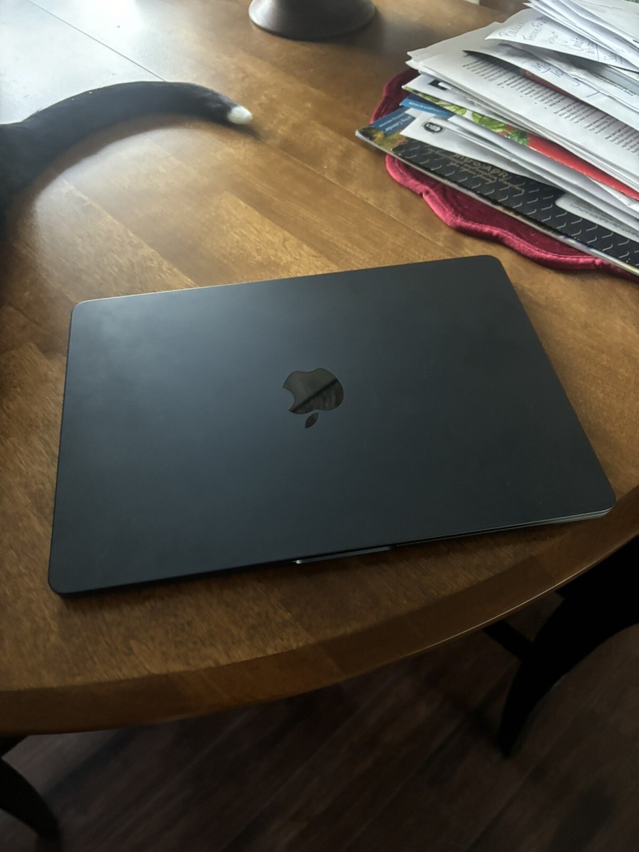 Apple MacBook Air 13.6'' 256GB Apple M2 Laptop - MLY33LL/A