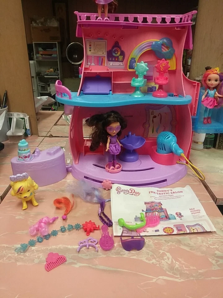 Fisher-Price Nickelodeon Sunny Day Sunny's Fan-tastic Salon 3 Dolls Accessories - Image 2 of 4