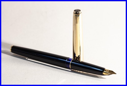 1970 Pelikan P30 Cartridge Fountain Pen With Medium 18c Nib In Black & Gold