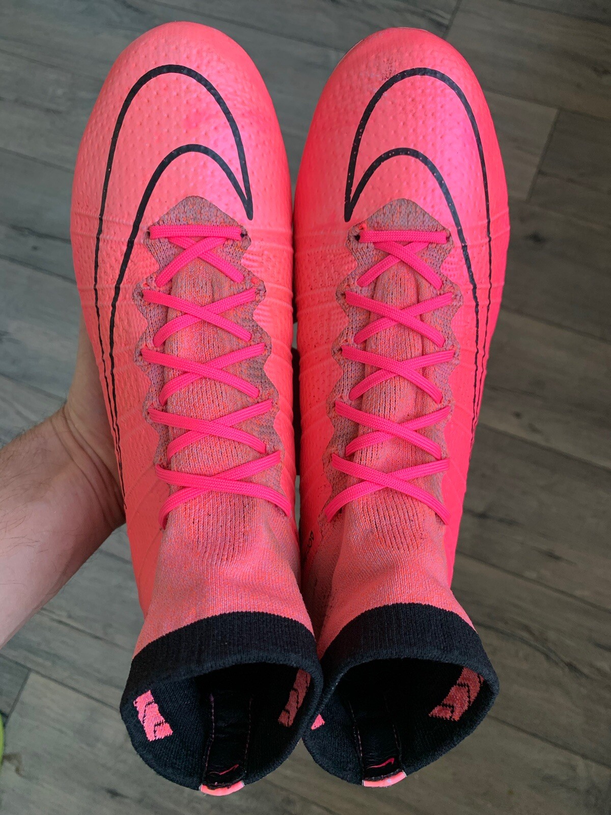 cr7 boots pink