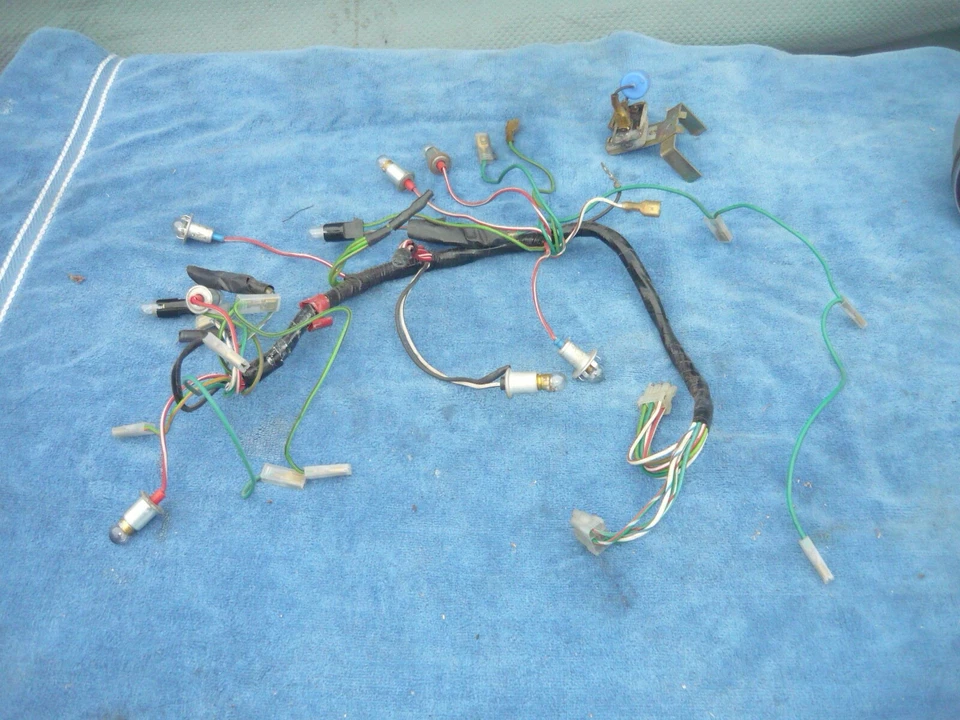 Juego de manómetros Jaguar XJ6C velocímetro aceite agua voltios temperatura y arnés 75 76 77 Foto 2 de 4