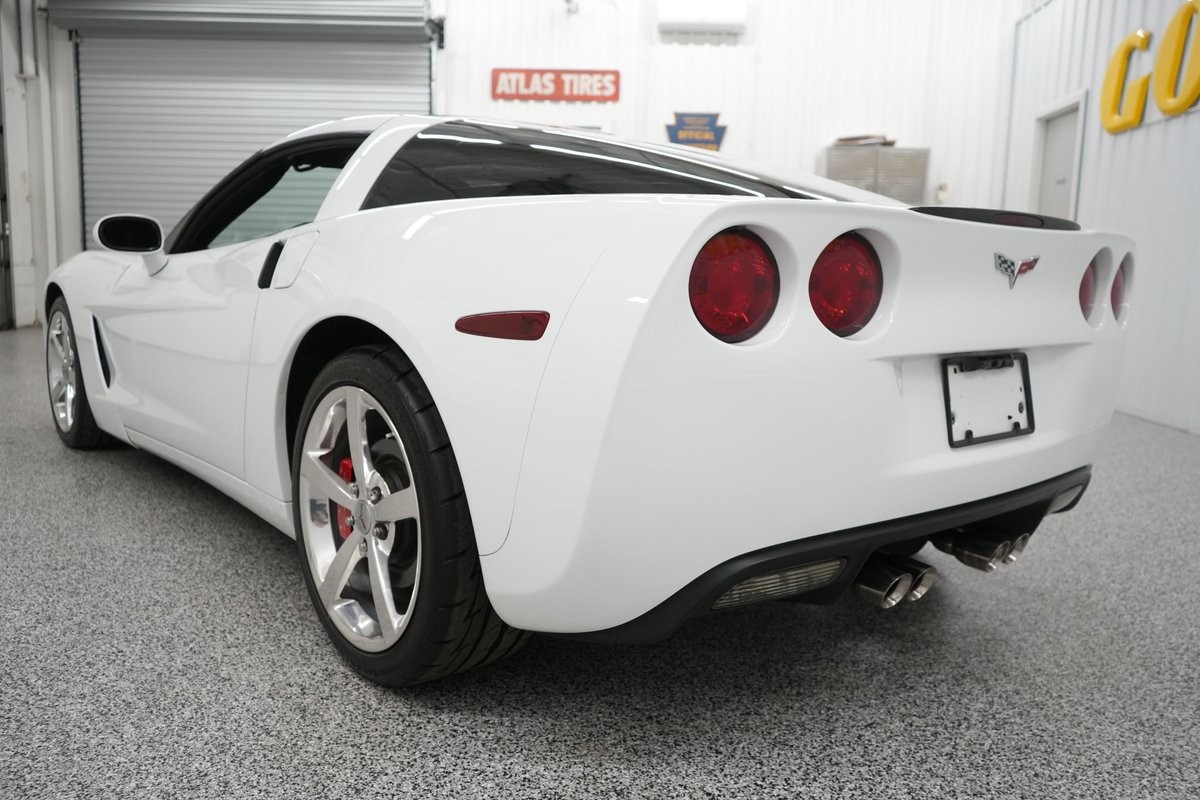 2005 Arctic White Chevrolet Corvette   | C6 Corvette Photo 8
