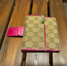 Gucci GG Logo Beige & Pink Women’s Bifold Wallet, Credit Card, Folding