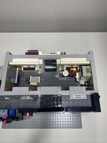 LEGO Creator Expert: Parisian Restaurant (10243) Retired 
