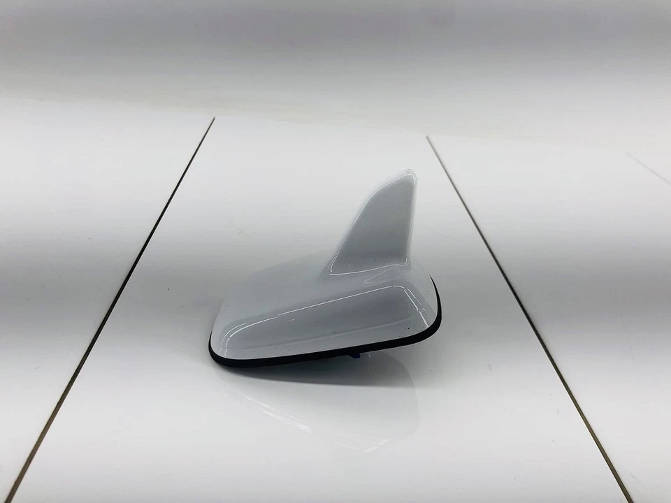 ANTENA ALETA TIBURÓN TECHO EXTERIOR SUPERIOR TRASERO AUDI A4 QUATTRO IBIS BLANCO OEM Foto 2 de 4